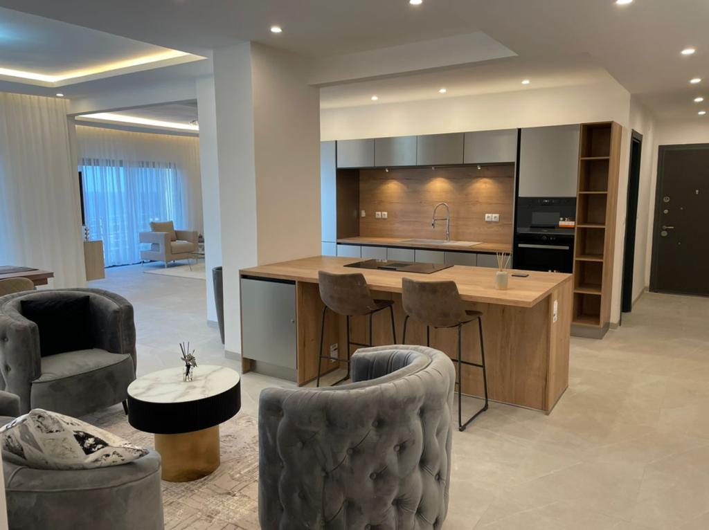 Appartement meublé de 160 m² face à la mer