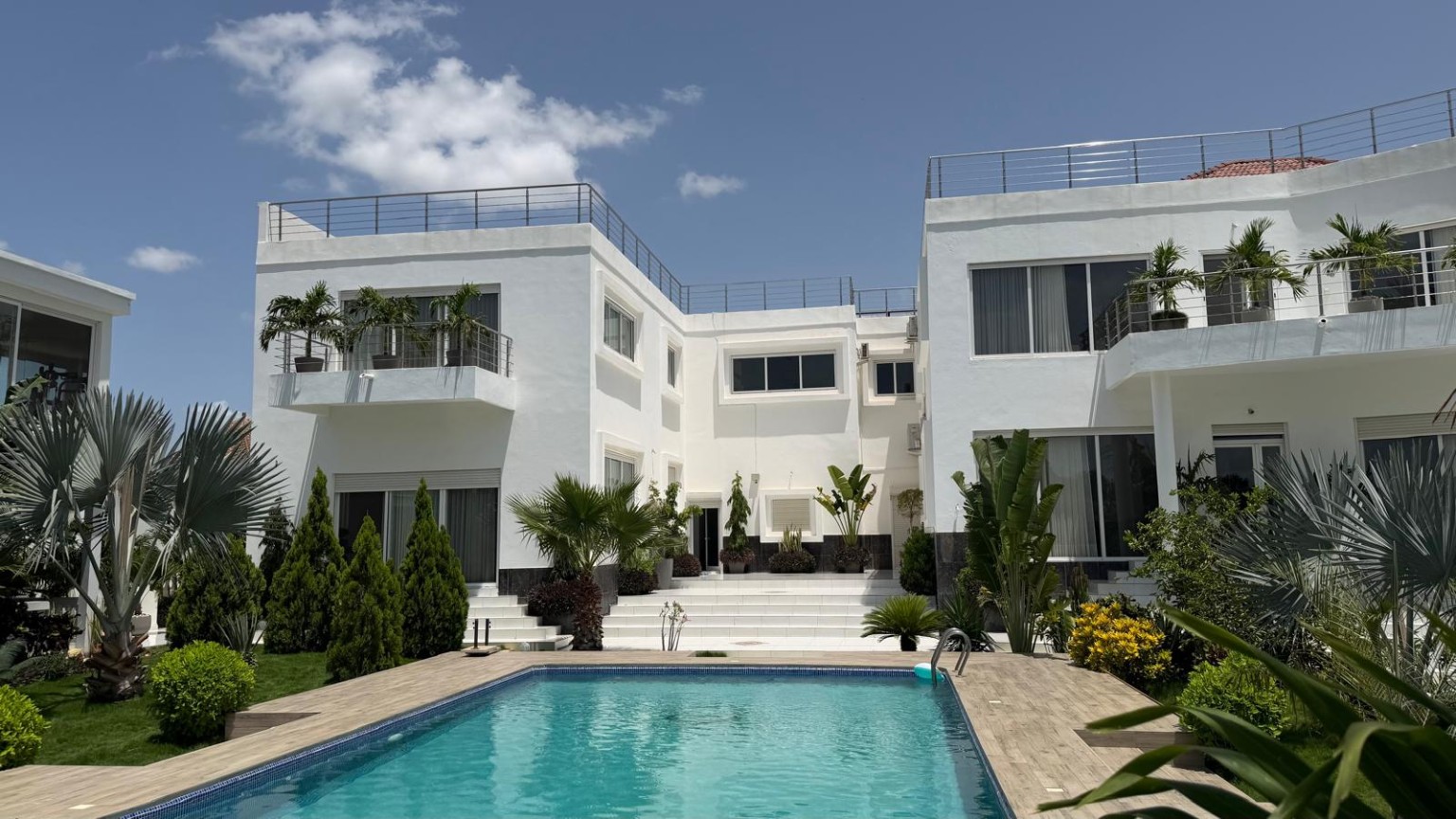 Saly · Villa entière 7 chambres — 20 personnes